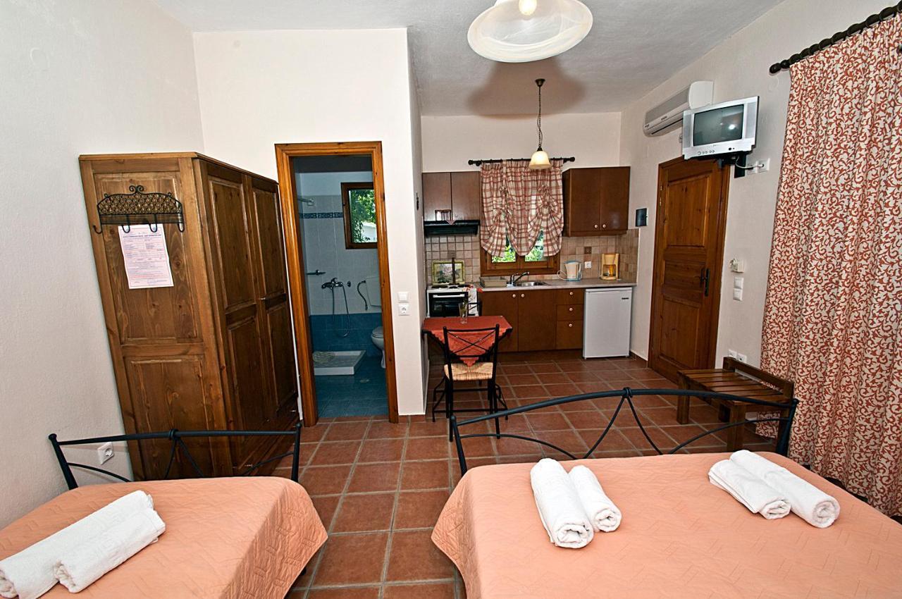 Katikies Stamatias Studios & Maisonettes Agnontas Exterior photo